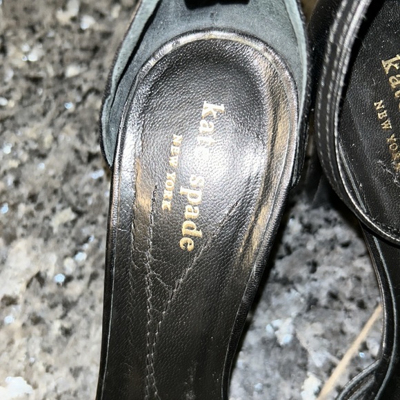 Kate Spade black leather peep toe heeled sandals - Picture 3 of 7